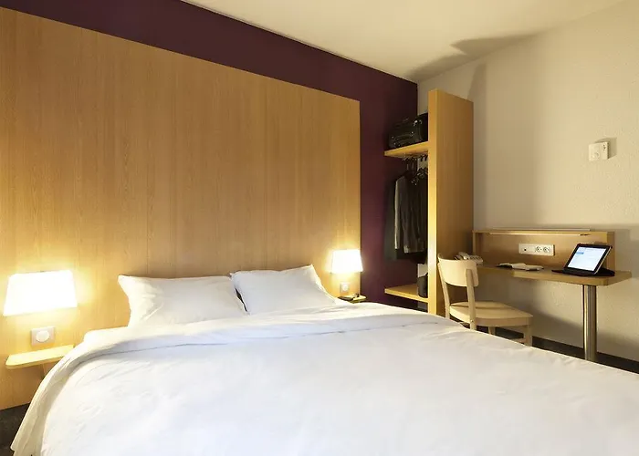 Ibis Budget Lyon Eurexpo - 호텔 샤시유